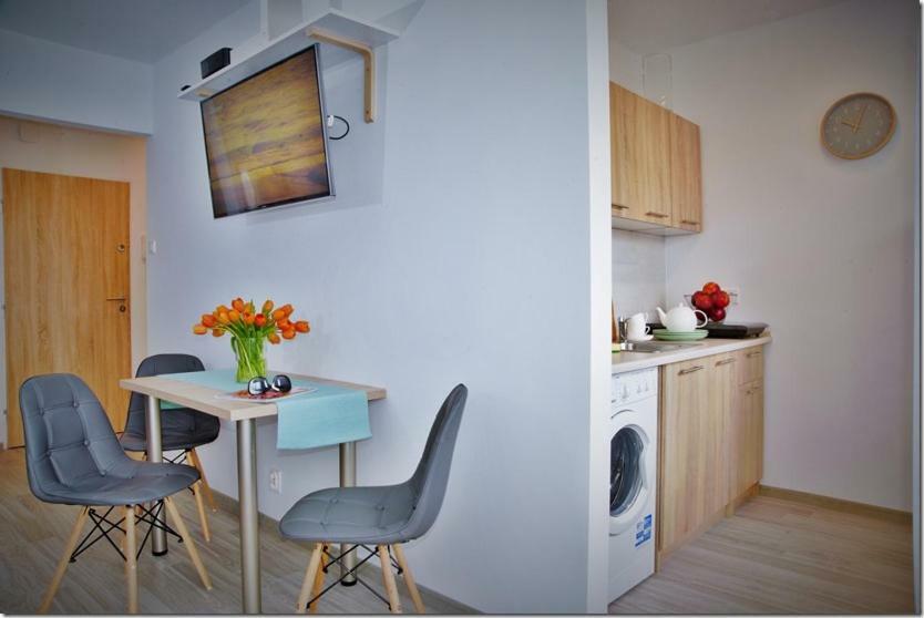 Cozy Base Apartment กดัญสก์ ภายนอก รูปภาพ