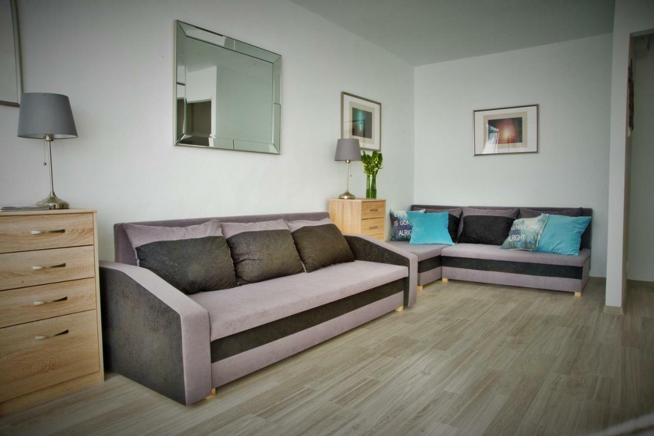 Cozy Base Apartment กดัญสก์ ภายนอก รูปภาพ